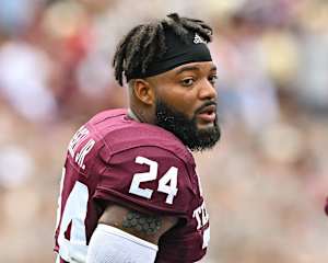 Texas A&M Aggies linebacker Chris Russell Jr. (24) -- USE INSIDE ARTICLES ONLY